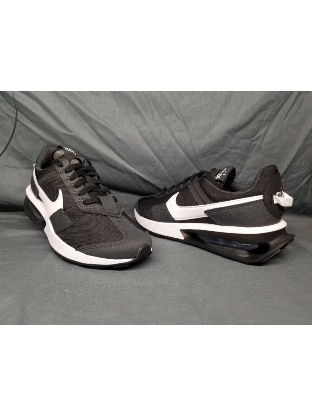 Nike Air Max Pre-Day Black White DC9402 001 Men's Size 10.5 NEW NO BOX!